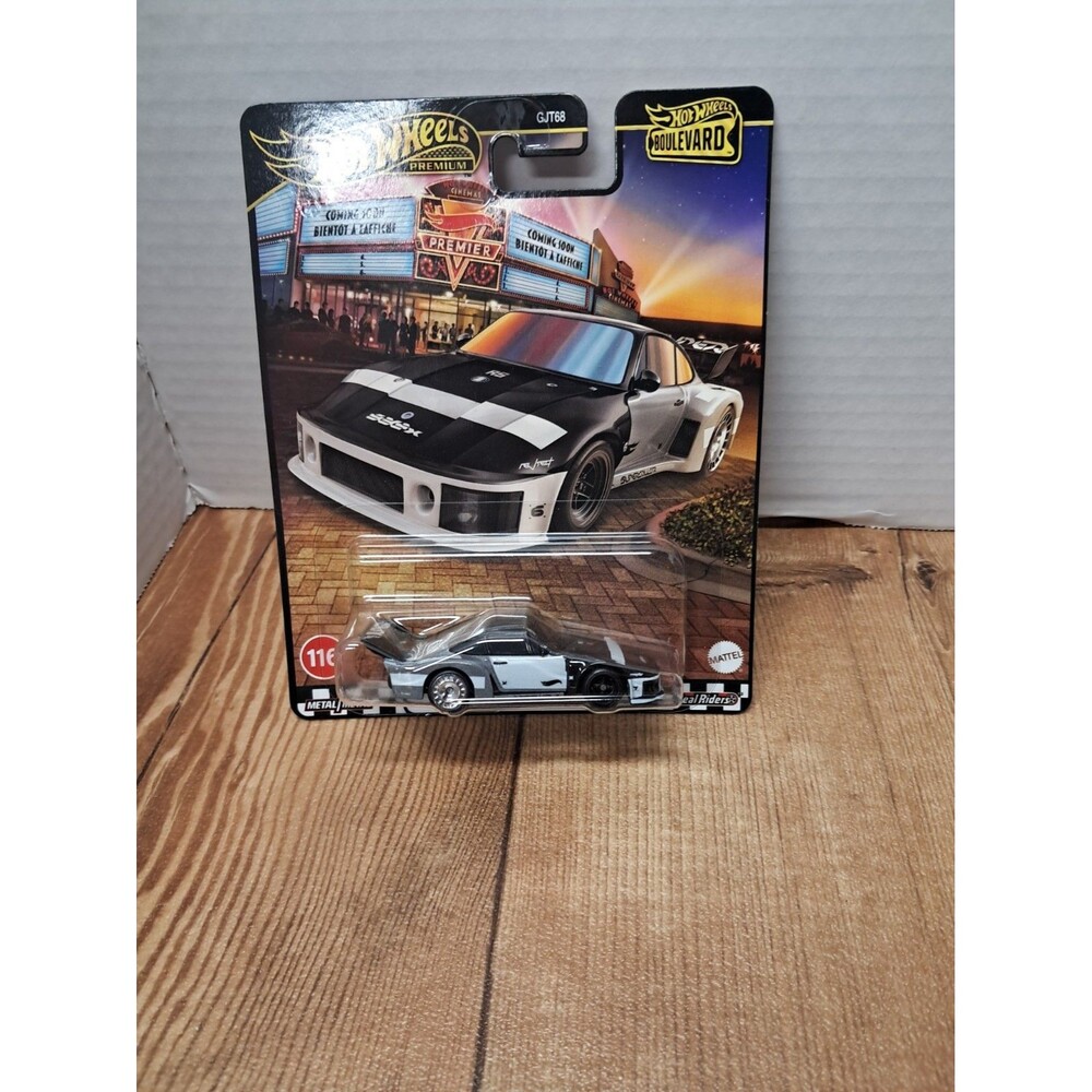 Hot Wheels Premium Boulevard #116 Porsche 935 (BBJBL17)